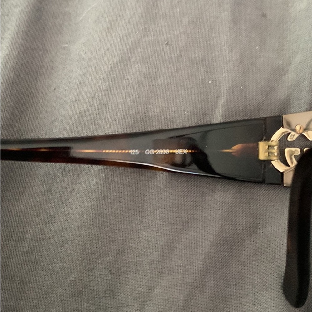 Preloved Gucci frames - Picture 4 of 5